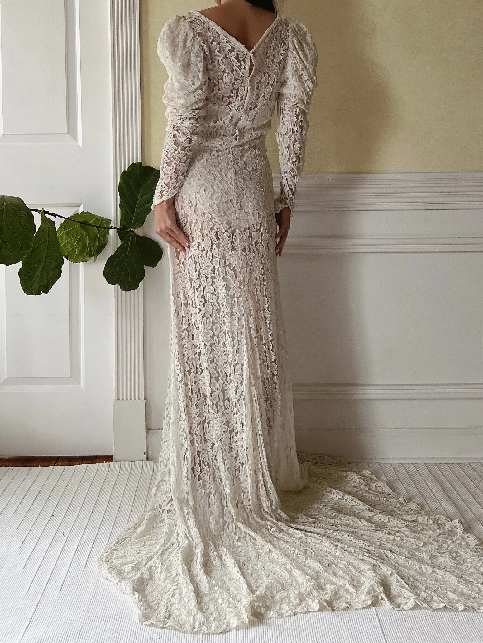 1930s Puff Sleeves Lace Wedding Gown - S