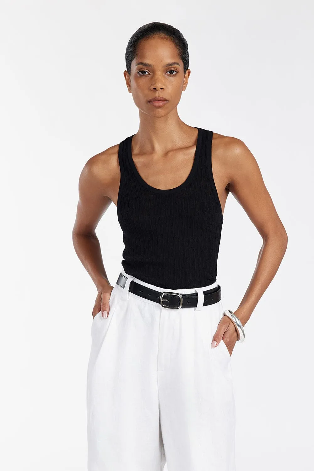 ALMA BLACK TEXTURED SCOOP KNIT TANK