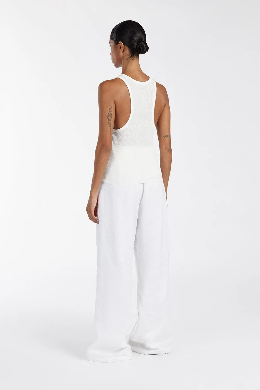 ALMA WHITE TEXTURED SCOOP KNIT TANK