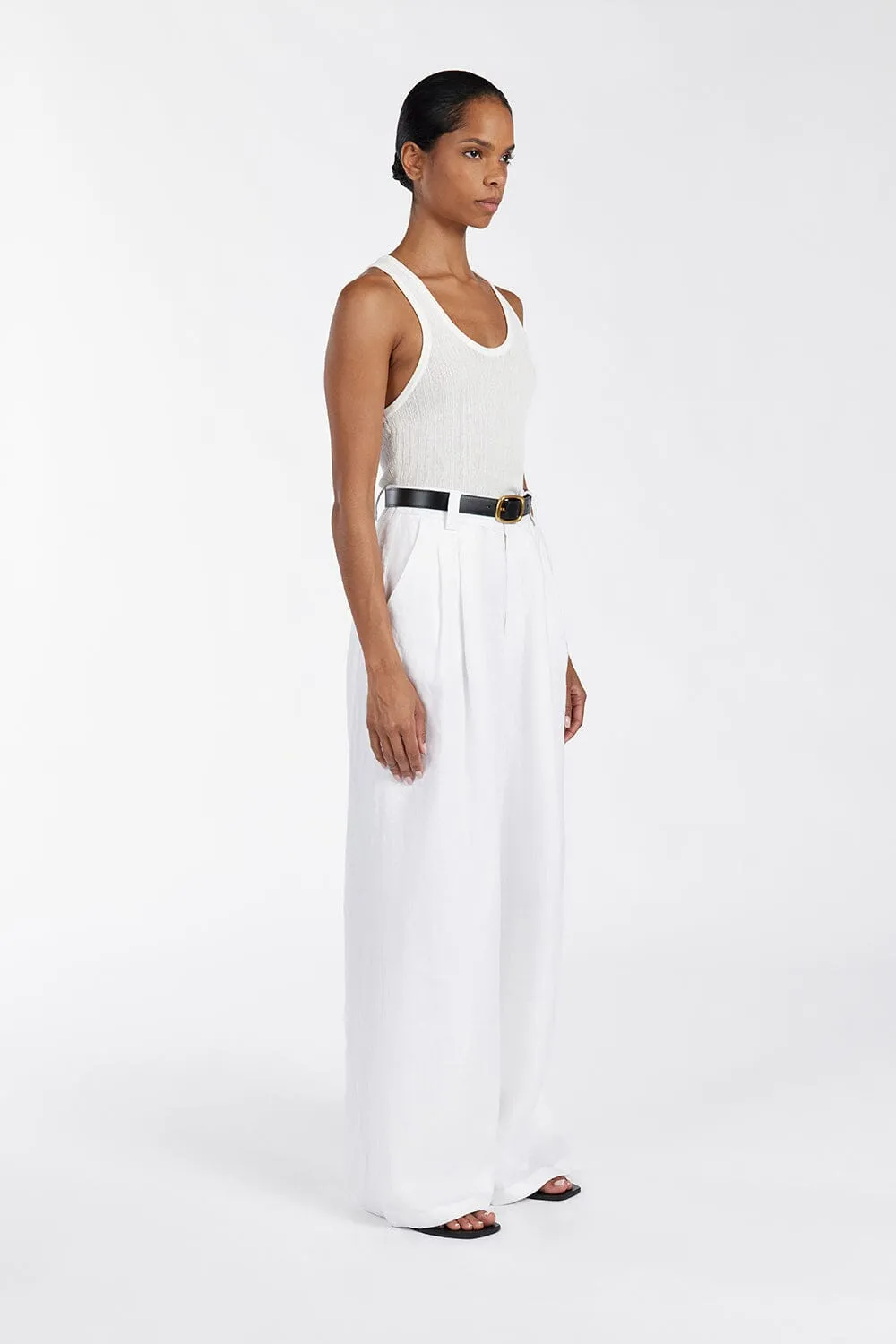 ALMA WHITE TEXTURED SCOOP KNIT TANK