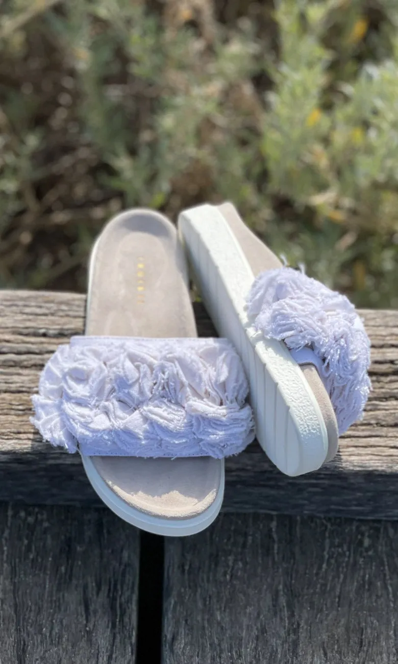 Inuikii Lory Slipper - White