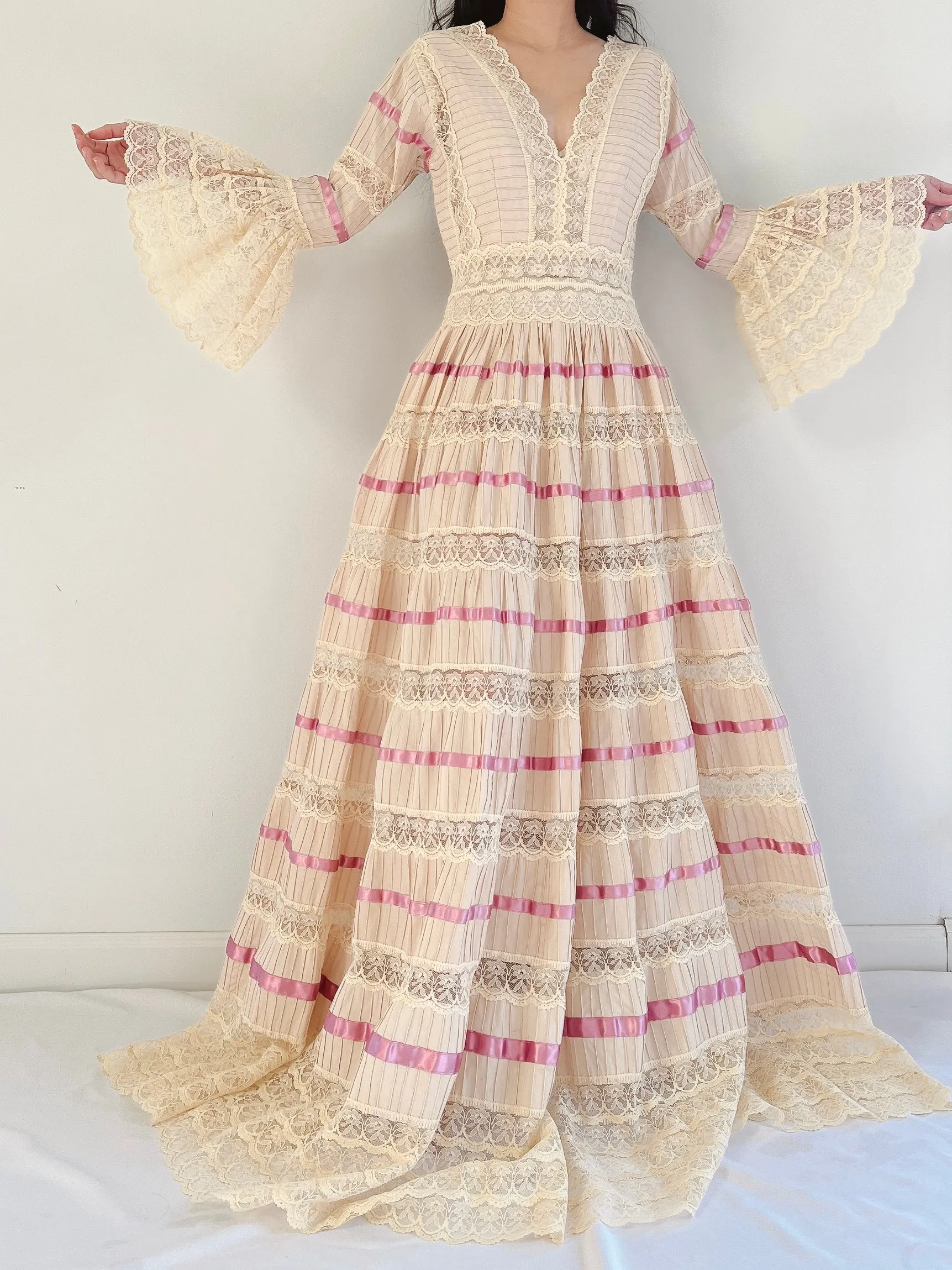 Rare Vintage Light Pink Mexican Wedding Dress - S