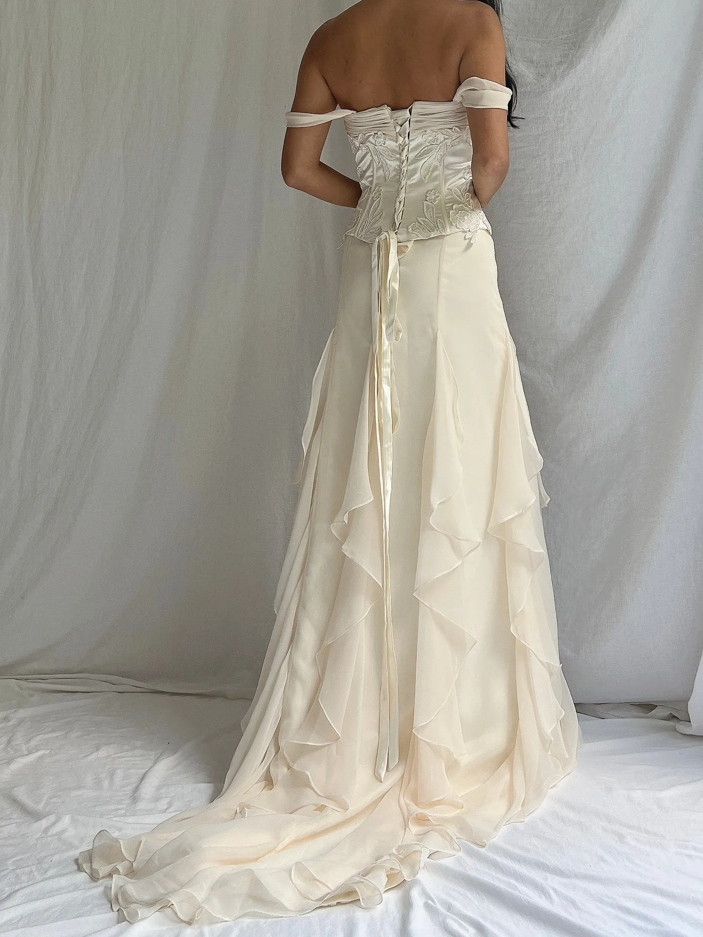 Vintage 2 Piece Chiffon Ruffled Set - S/4-6