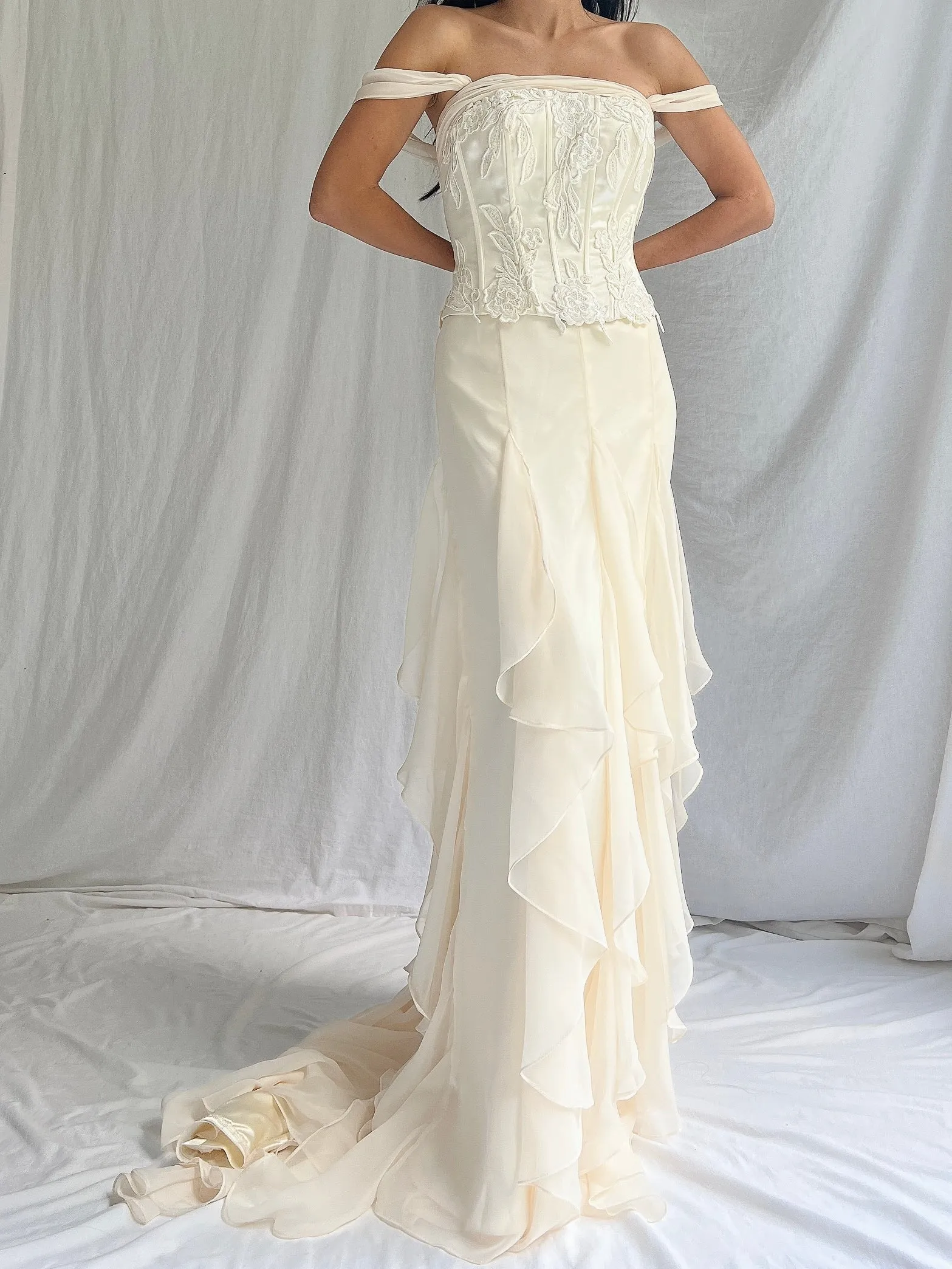 Vintage 2 Piece Chiffon Ruffled Set - S/4-6