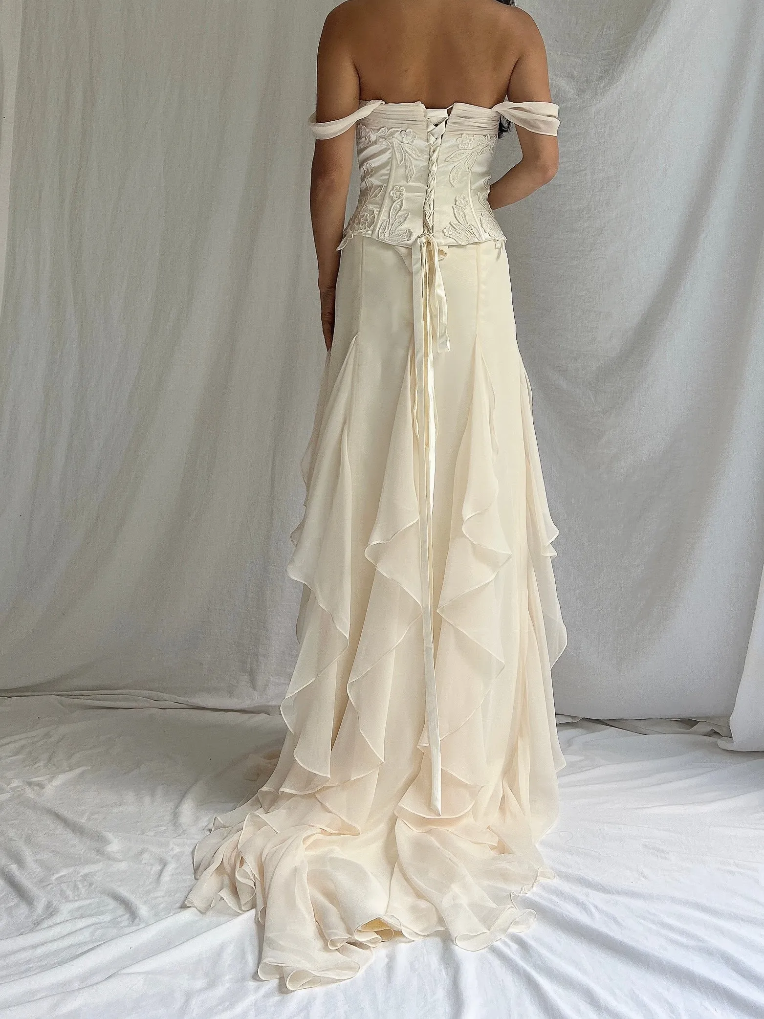Vintage 2 Piece Chiffon Ruffled Set - S/4-6