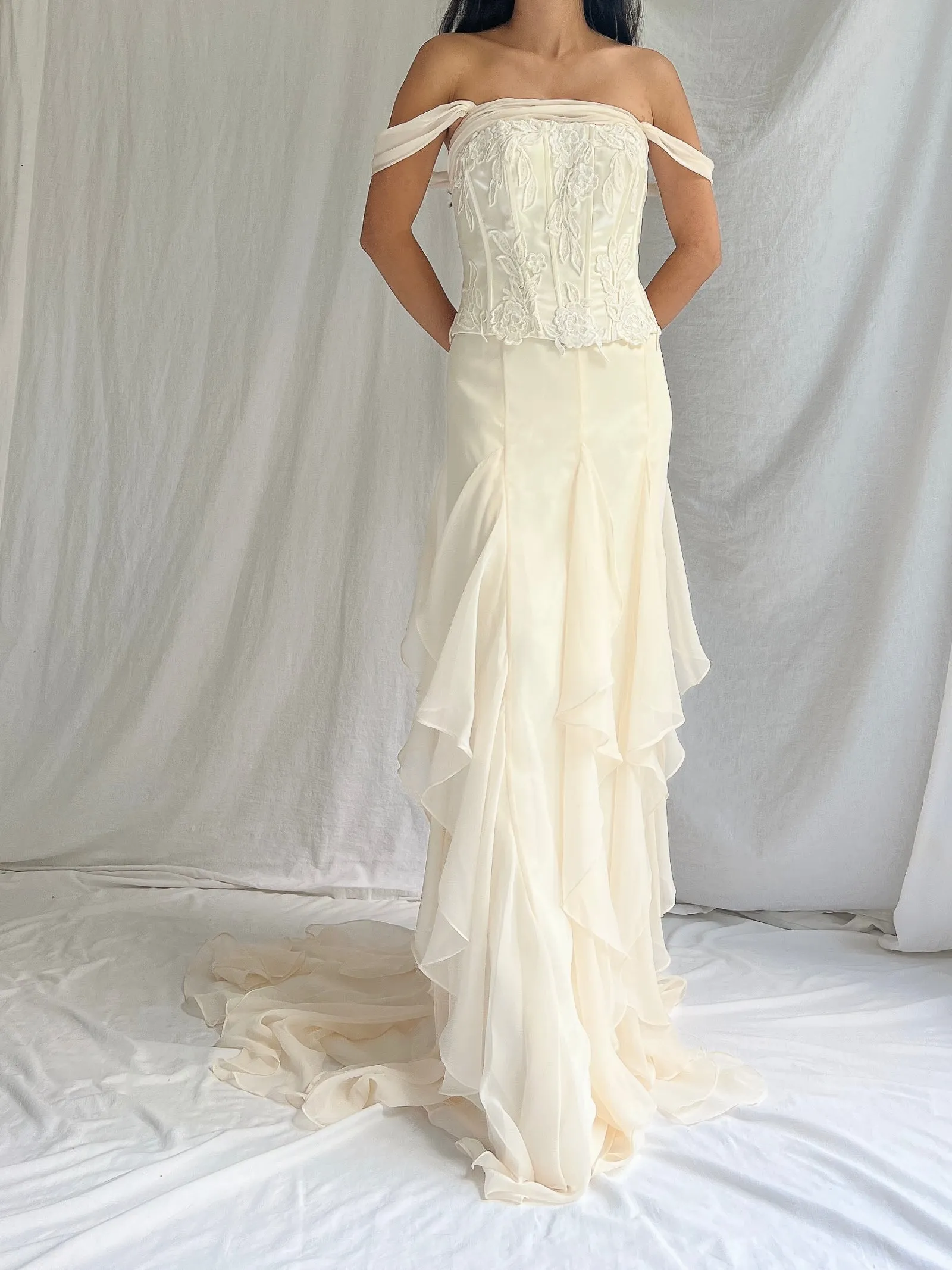 Vintage 2 Piece Chiffon Ruffled Set - S/4-6