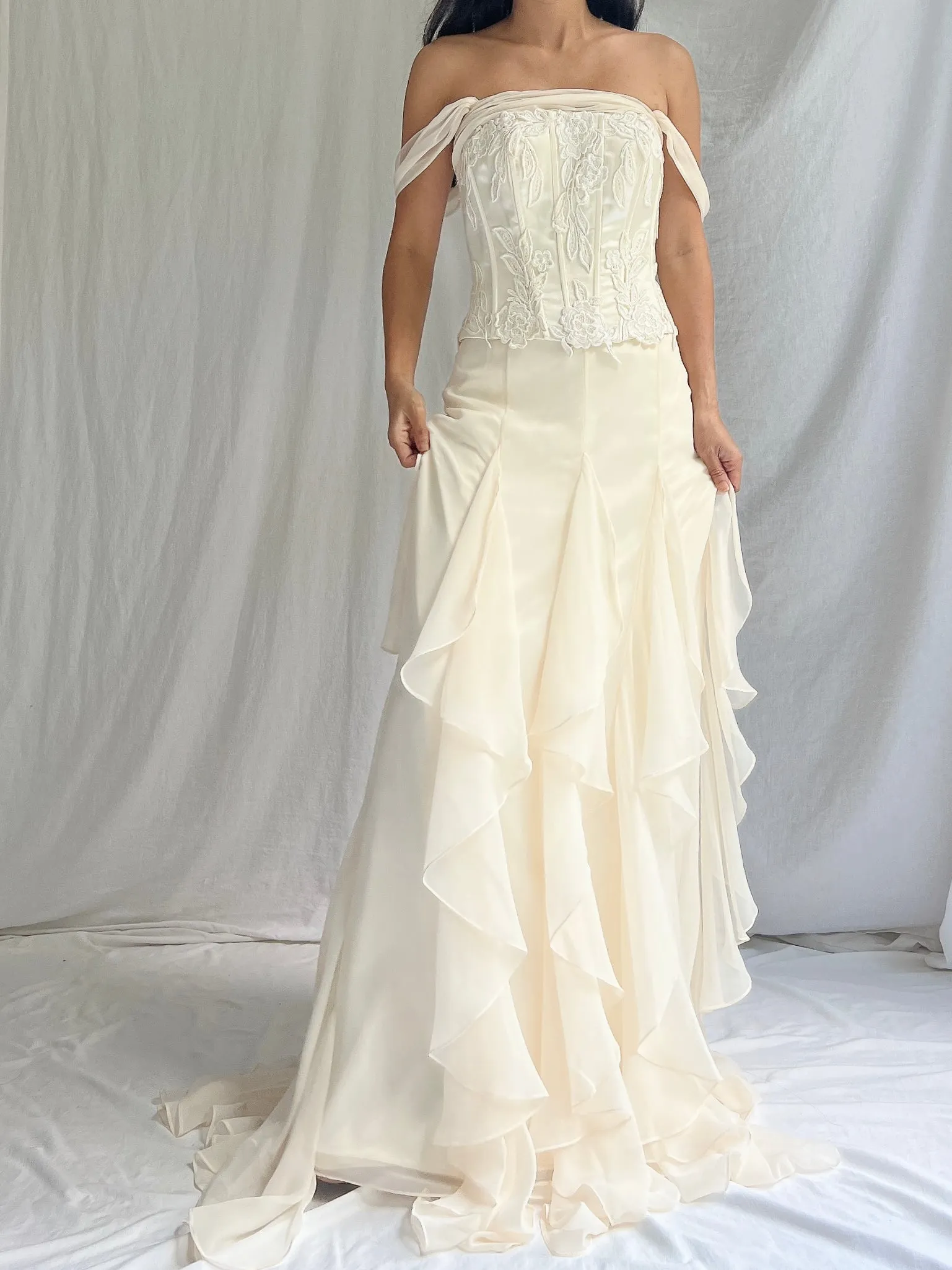 Vintage 2 Piece Chiffon Ruffled Set - S/4-6