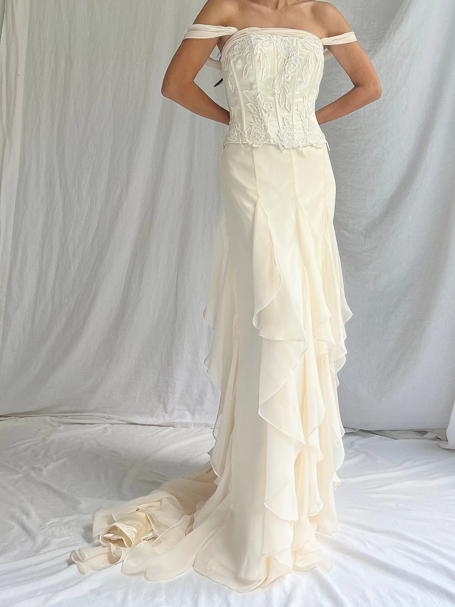 Vintage 2 Piece Chiffon Ruffled Set - S/4-6