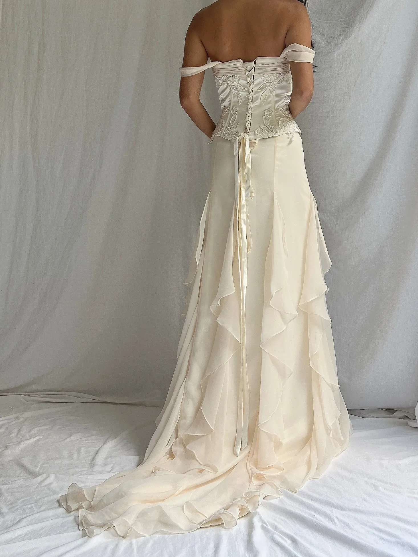 Vintage 2 Piece Chiffon Ruffled Set - S/4-6