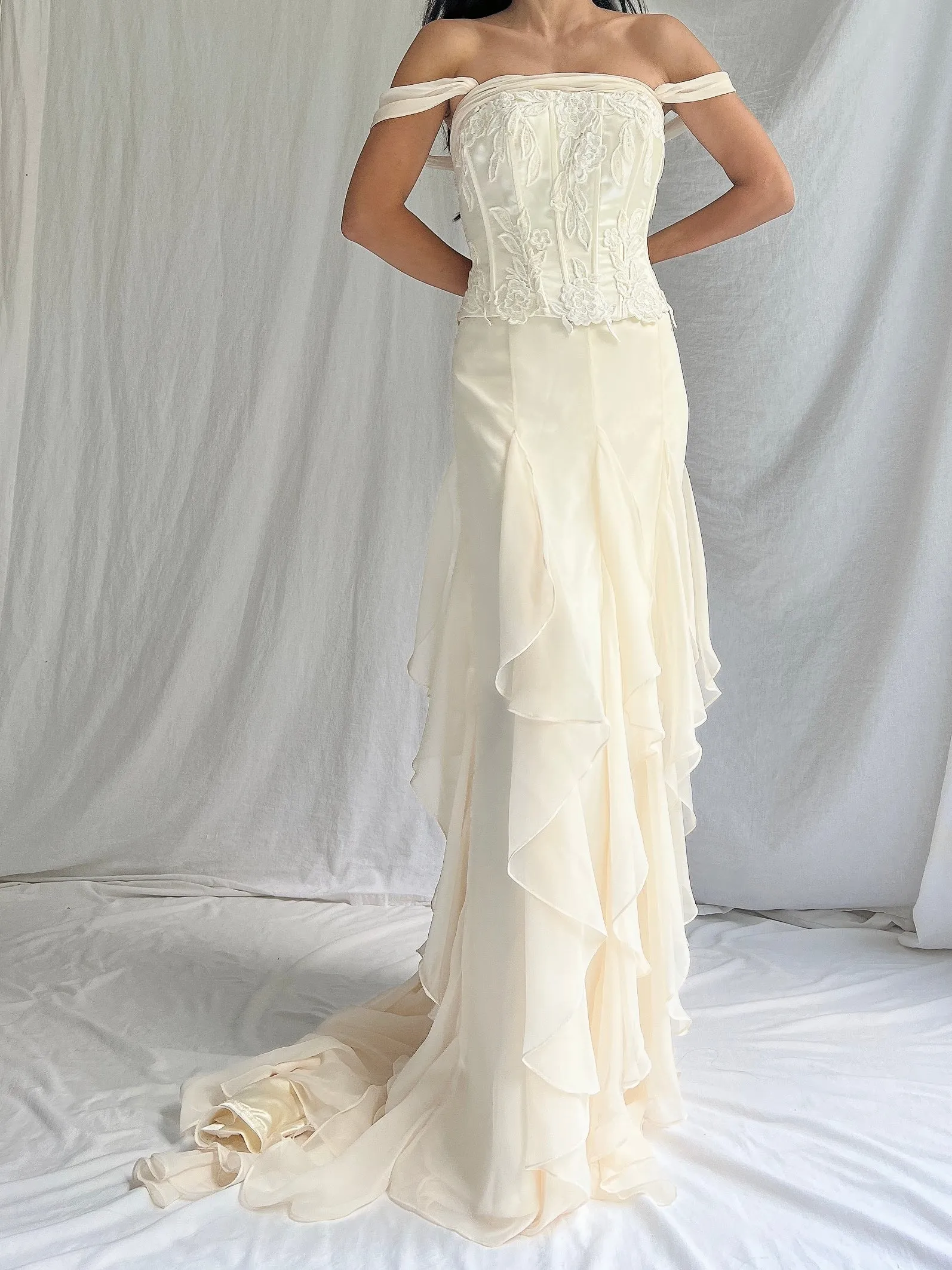 Vintage 2 Piece Chiffon Ruffled Set - S/4-6