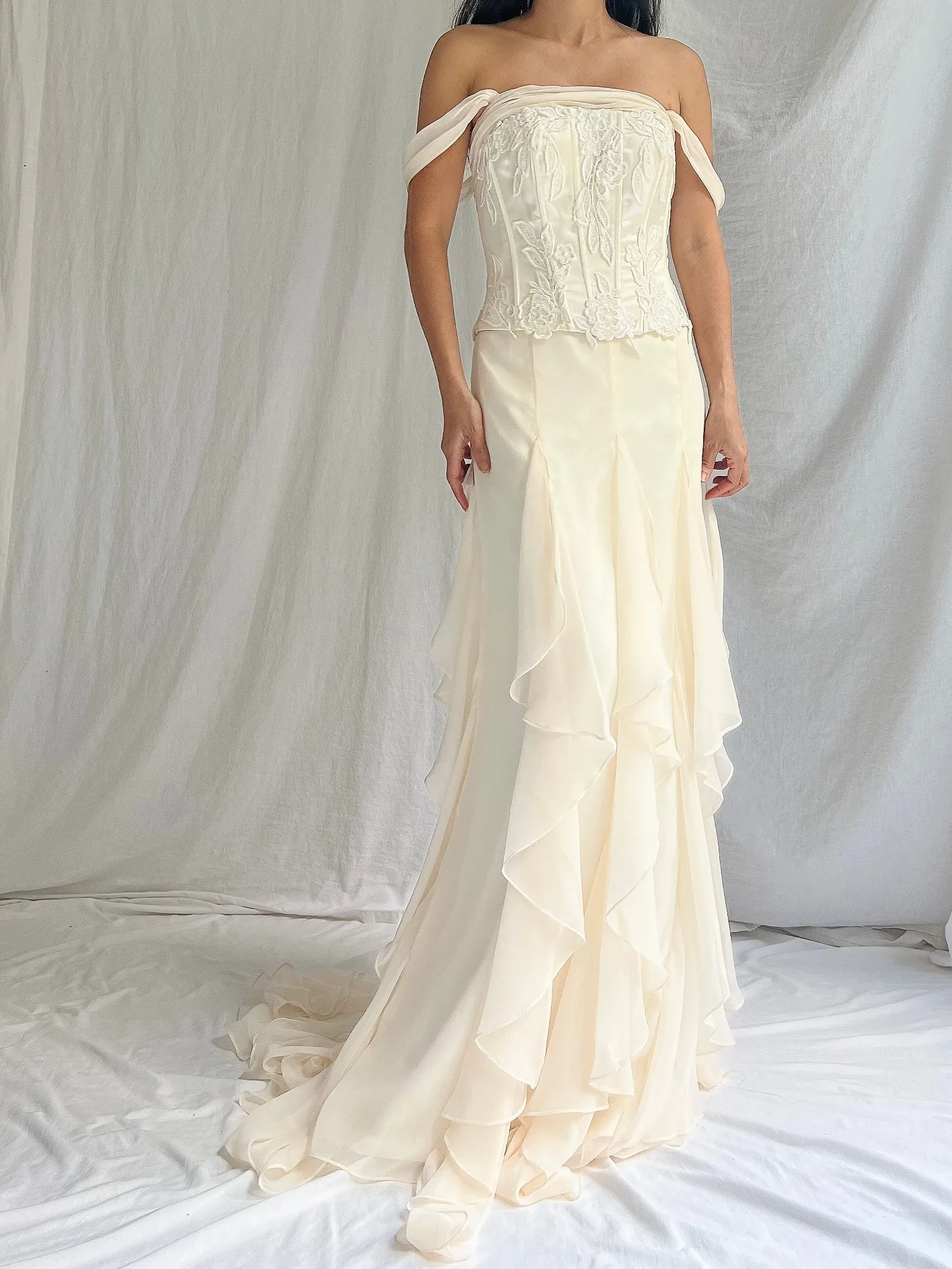 Vintage 2 Piece Chiffon Ruffled Set - S/4-6