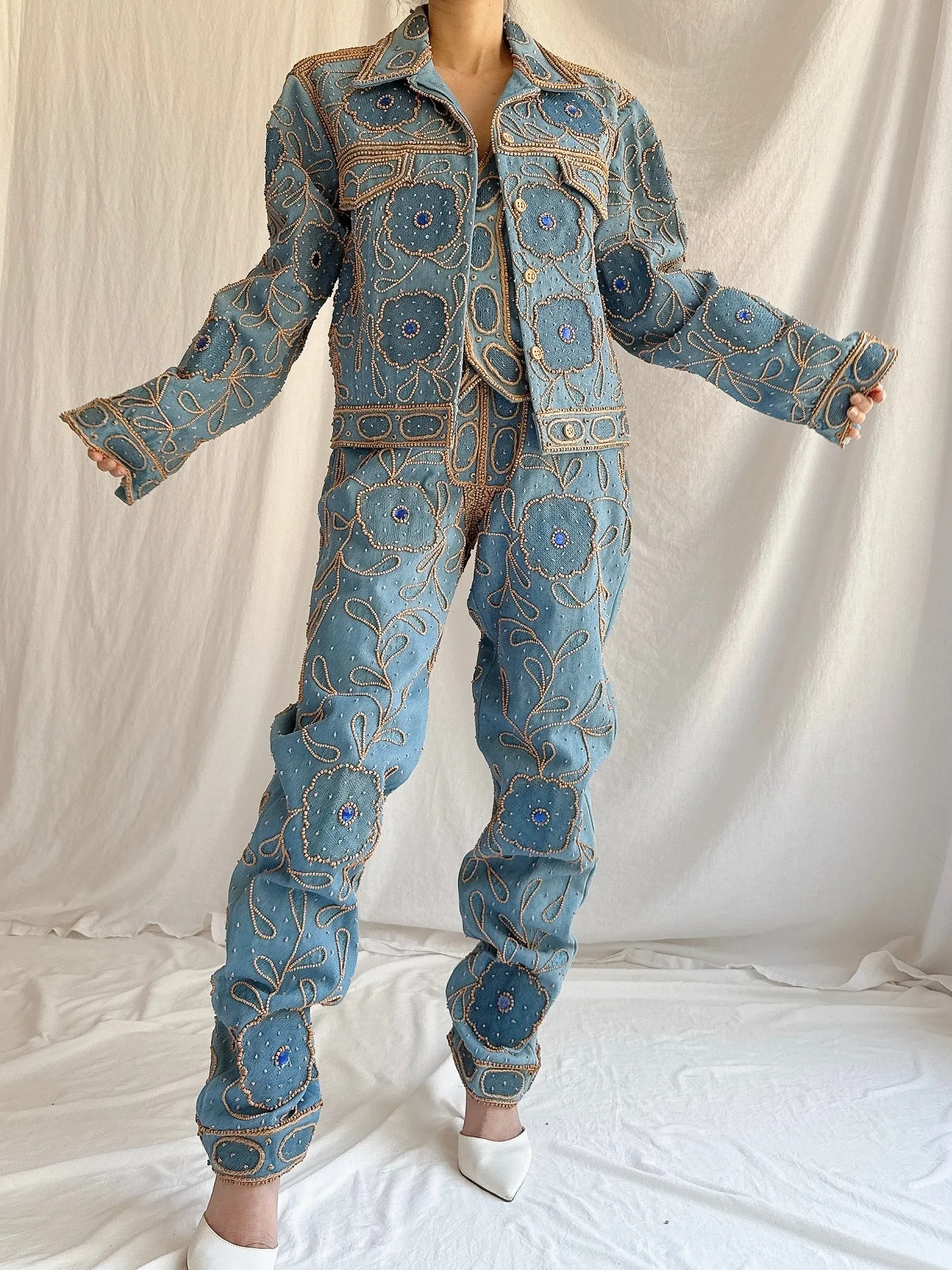Vintage Eavis and Brown Wood-Embroidered Denim Set - M