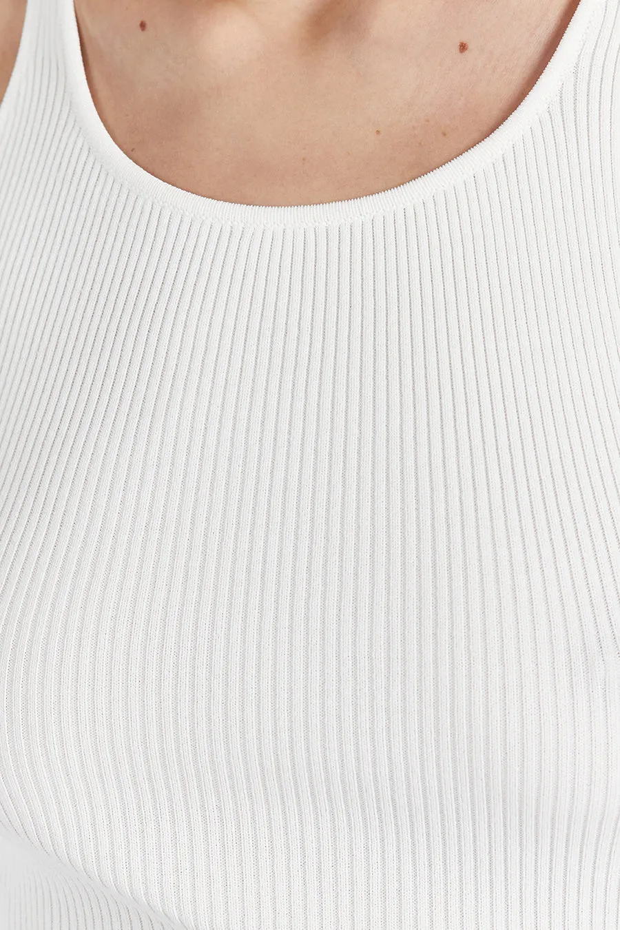 ZION OFF WHITE SCOOP TANK